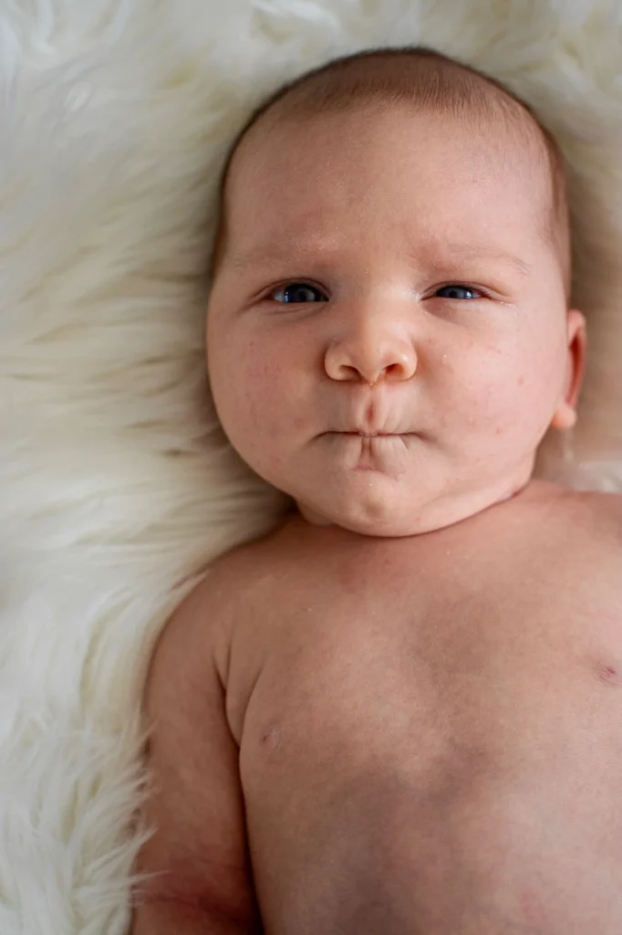 Newbornkuvaus asiakkaan kotona Joensuu